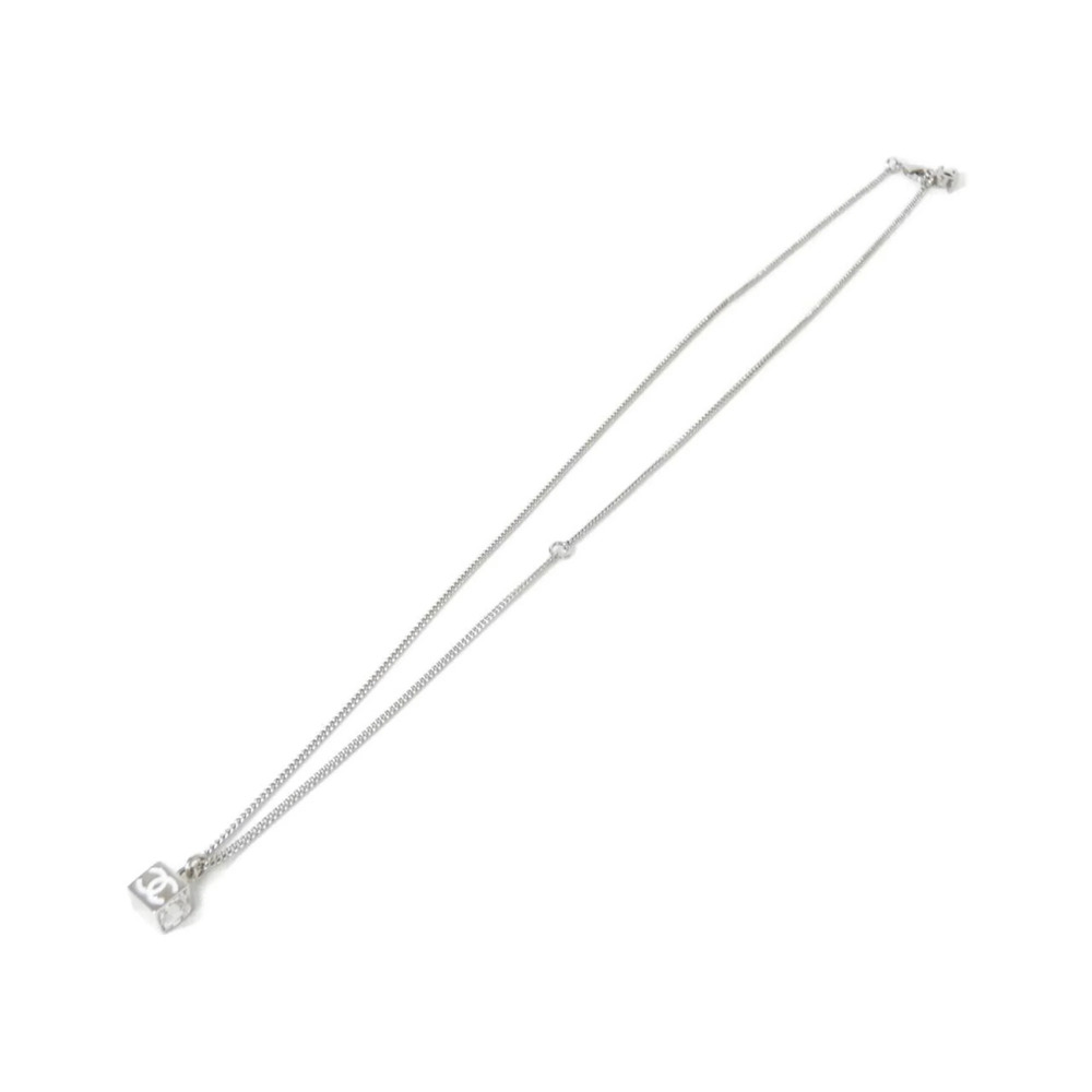 CHANEL White Necklace - Picture 2 of 5